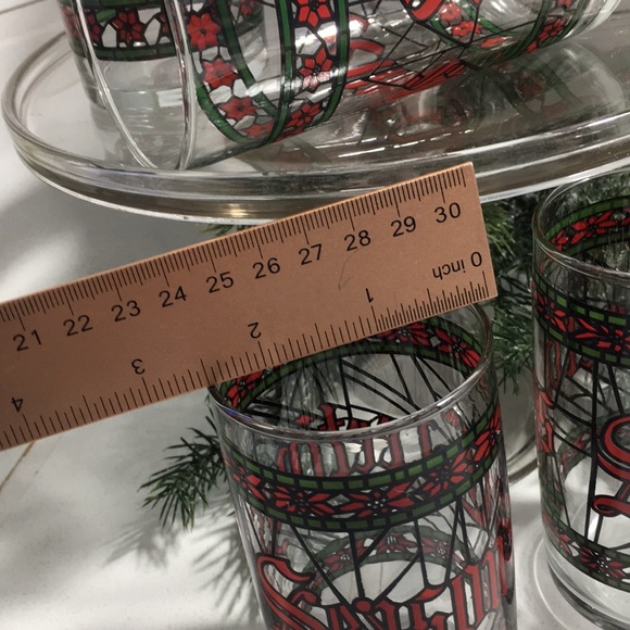 Vintage Christmas Houze stained glass 10 oz drinkIng glass set 4 - Picture 5 of 9